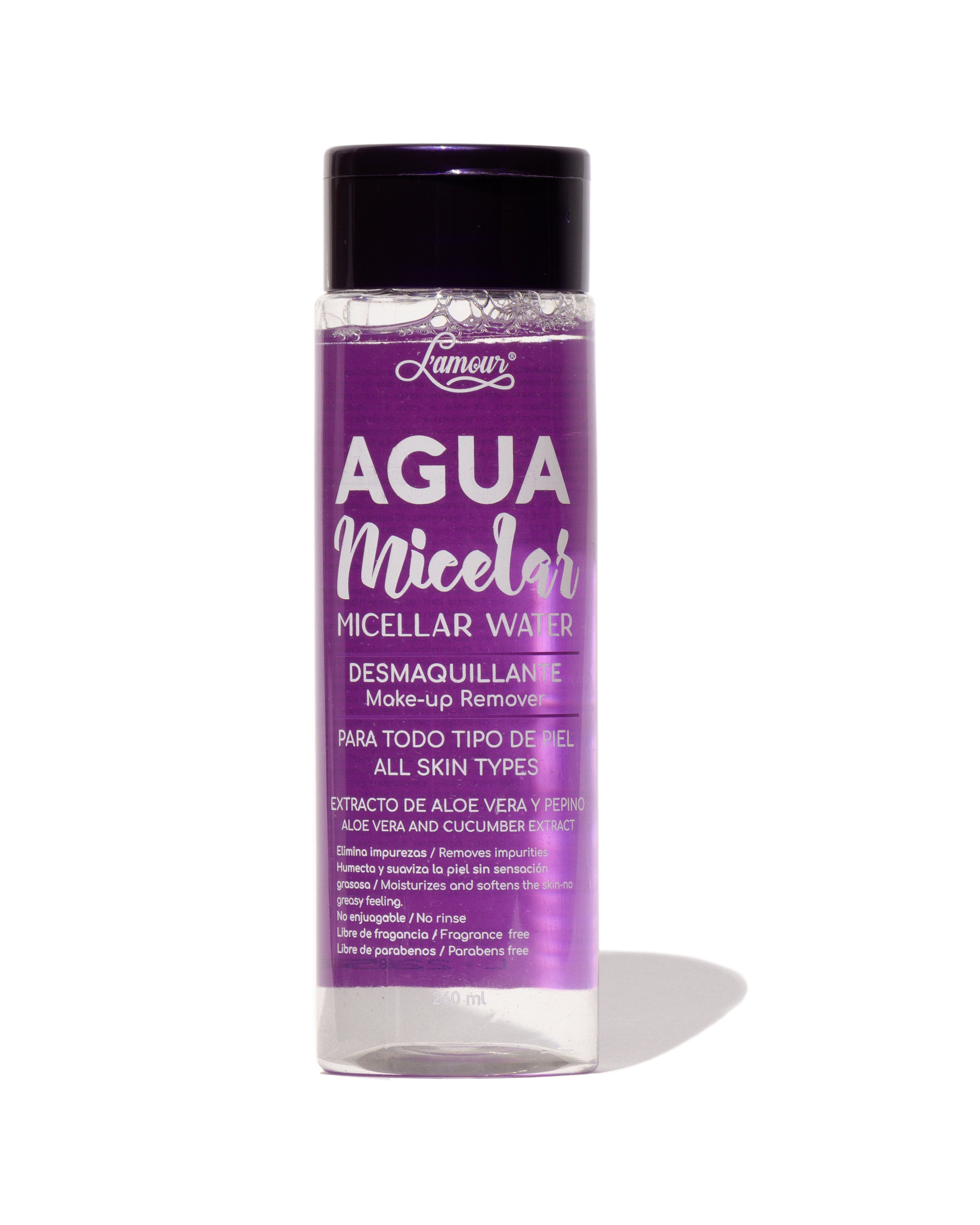 Agua Micelar L’amour para limpiar maquillaje e impurezas suavemente en todo tipo de piel.