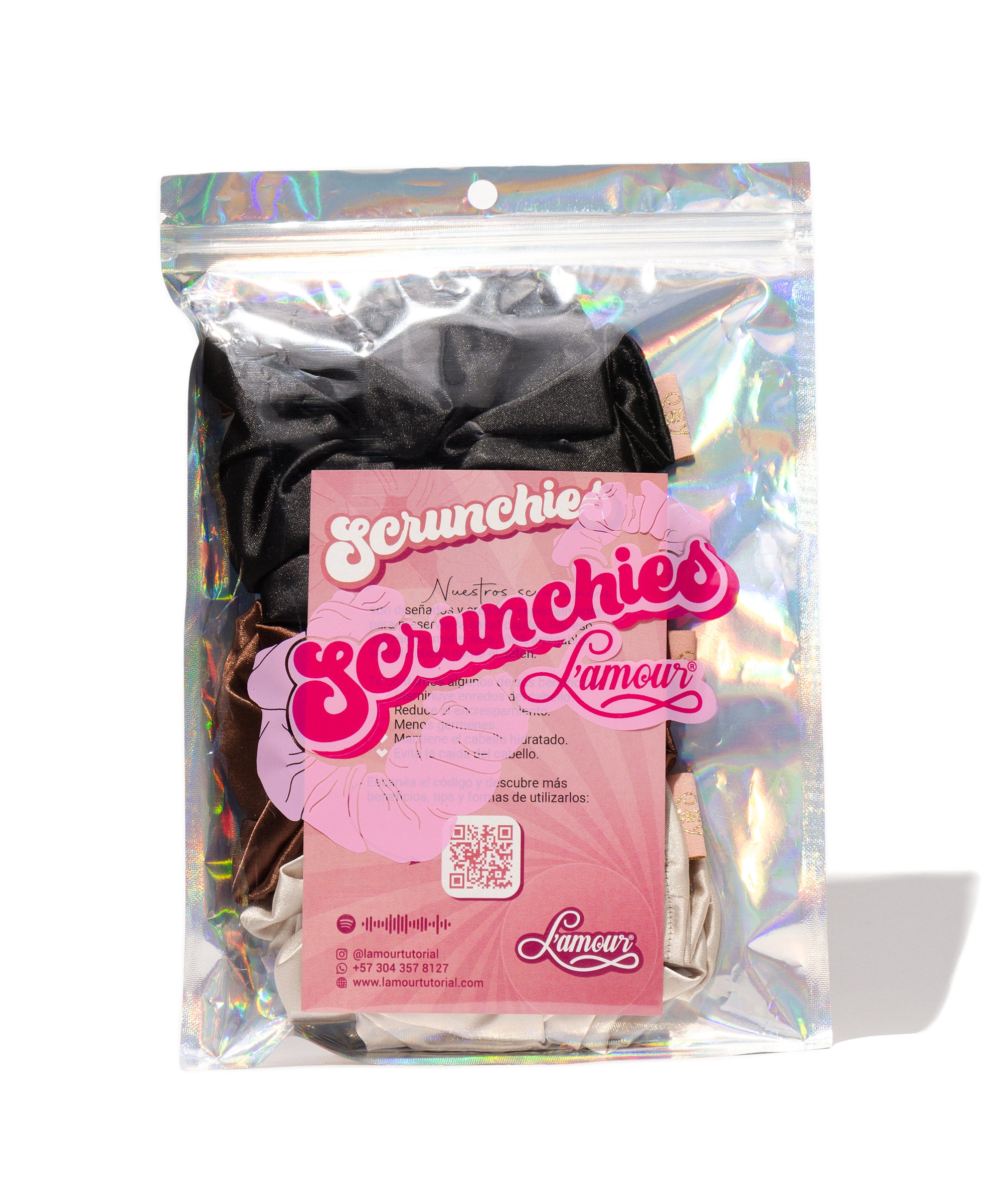 Scrunchies L’amour 100% satén, suaves y elegantes, que evitan fricción y enredos en el cabello.